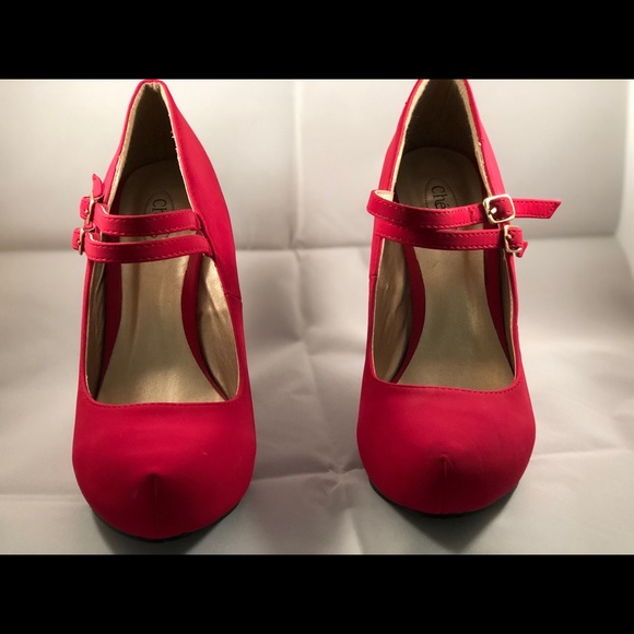 Classic Red Pumps - Picture 2 of 7